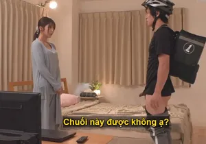 為長期單身女生無聊時提供送餐到房間服務(wù)